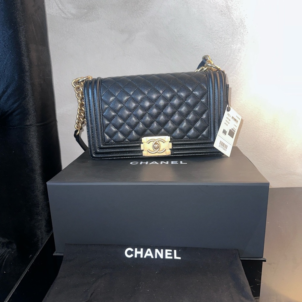 Chanel Black Crossbody Bag with Quilted Leather and Gold Hardware mint condition